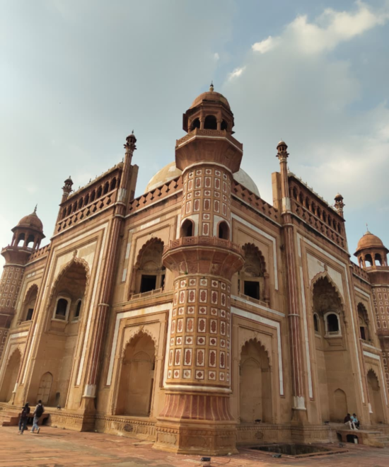 SafdarJung Tomb